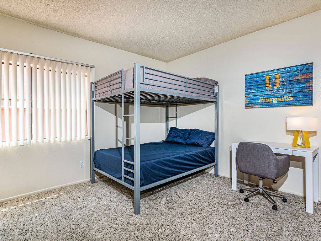Apartments for Rent near UCR Summer Meadows Photos